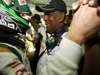 GP Malesia, 2010 Malaysian Grand Prix - Saturday
Sepang, Kuala Lumpur, Malaysia
3rd April 2010
Heikki Kovalainen, Lotus T127 Cosworth celebrates with Team Principal Tony Fernandes after gettng into the Q2 session.
World Copyright: Charles Coates/LAT Photographic
ref: Digital Image _26Y4115